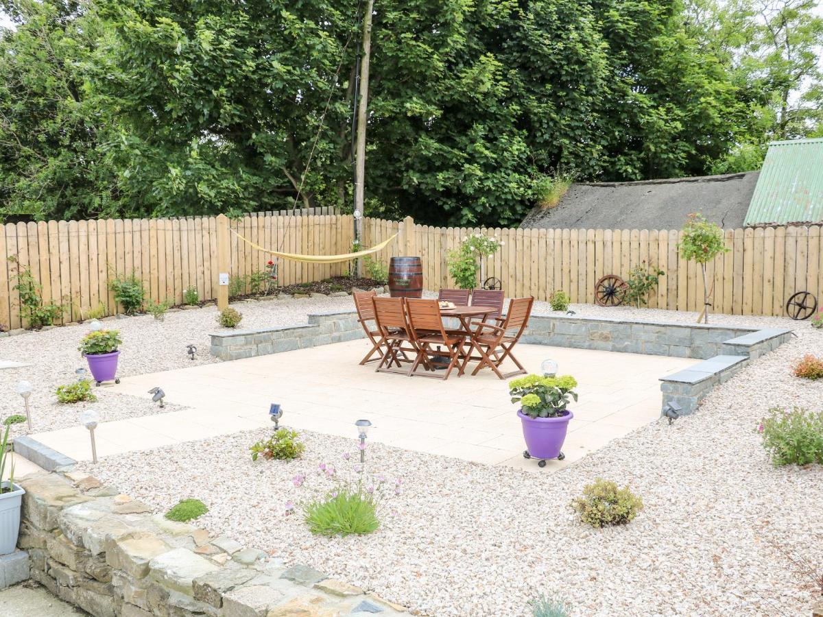 Whispering Willows - The Bungalow *