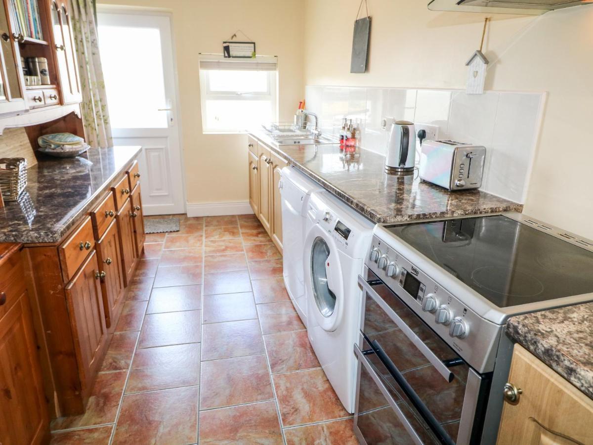 Whispering Willows - The Bungalow Holiday home Craigtown