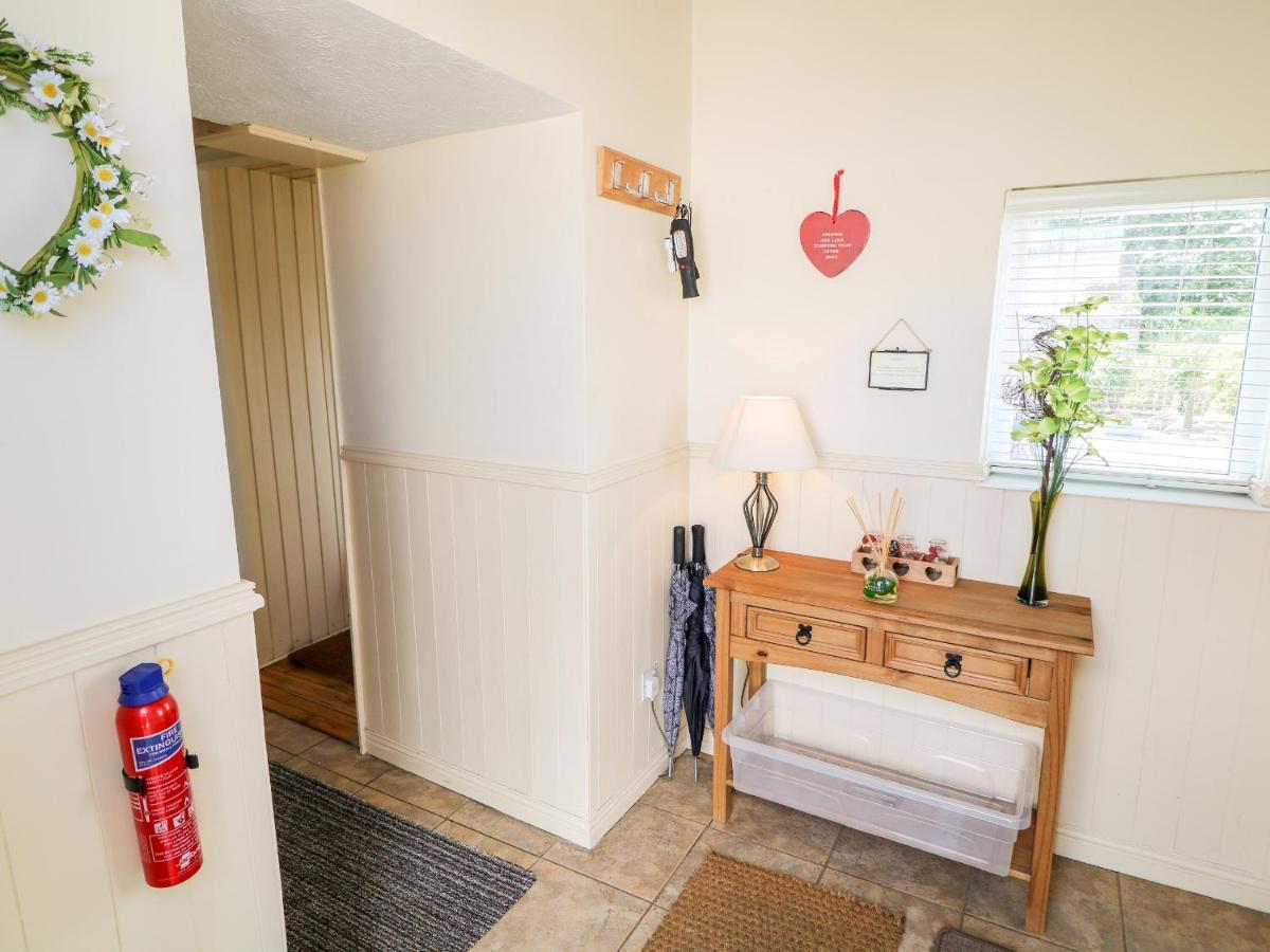 Whispering Willows - The Bungalow *