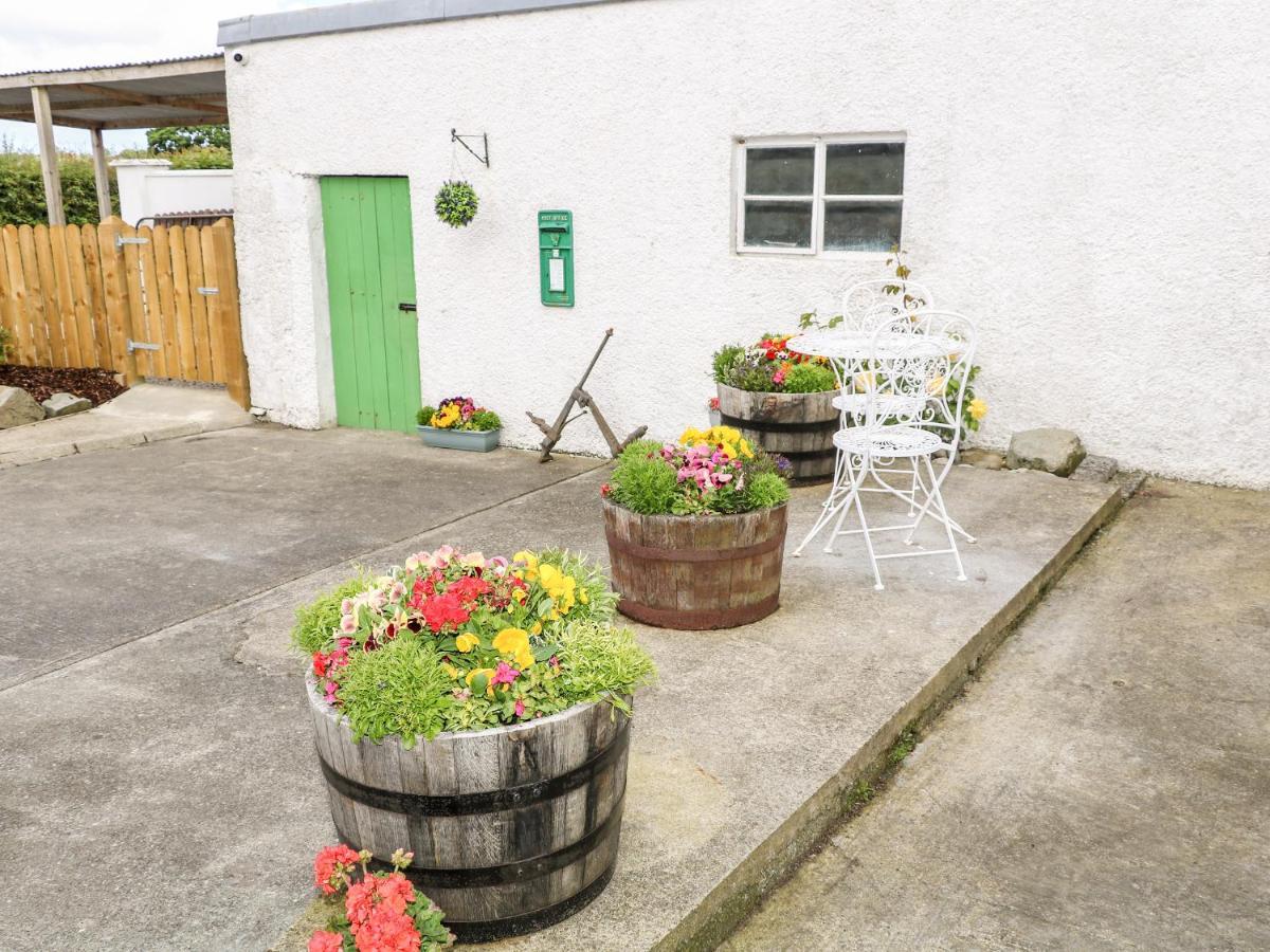 Whispering Willows - The Bungalow Craigtown