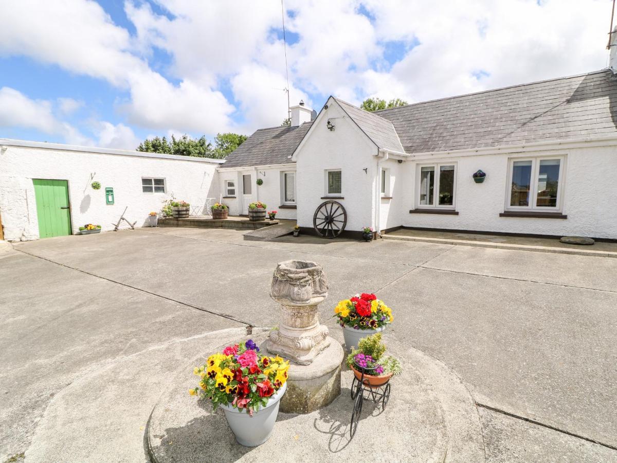Whispering Willows - The Bungalow Holiday home *